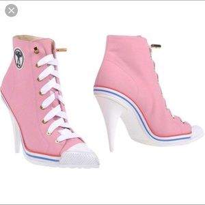 ❤️Sale❤️MOSCHINO HEELS BOOT